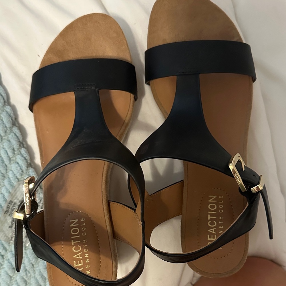 Kenneth Cole Reaction Black and Tan Sandals